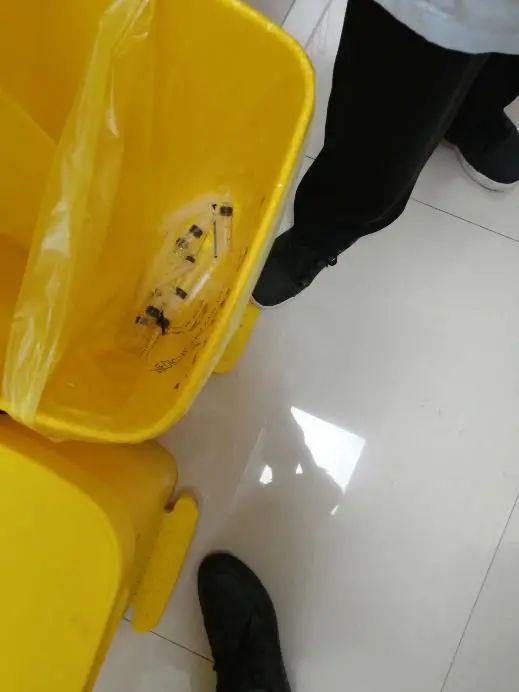 头孢曲松钠|杭州一诊所被罚,护士竟然拿用过的针头……网友怒了!