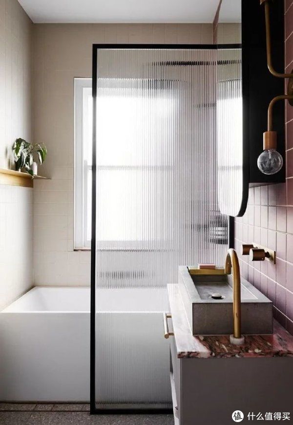 玻璃门|卫生间只知道干湿分离?2022年透明卫生间才是“真香”!