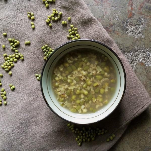 和矿物质|常喝绿豆汤对身体有什么好处怎么煮绿豆汤才能不变色