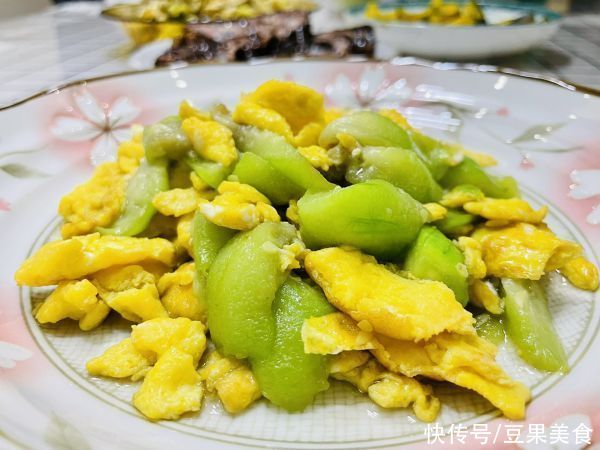 丝瓜炒蛋|#巨下饭的家常菜#丝瓜炒蛋