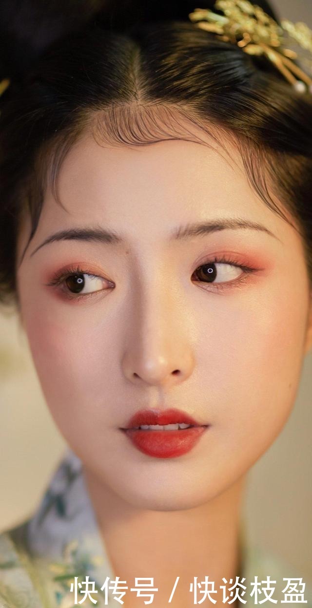 将眉毛化成小重山?美妆博主玩转古代眉,网友直呼:古装剧需要你