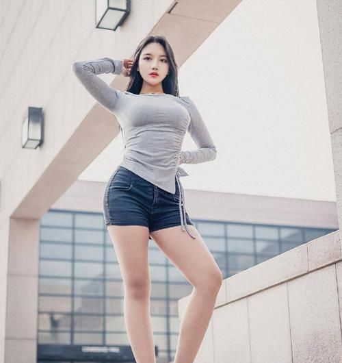 丰腴女大学生化身灰姑娘 美成这样 谁都想多看她两眼 天合乐学帮助家长发现孩子的更多可能