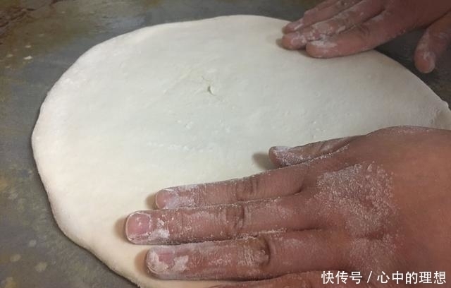 烙饼,我有妙招,照着做外酥里嫩放一天也不会硬,家人都喜欢!