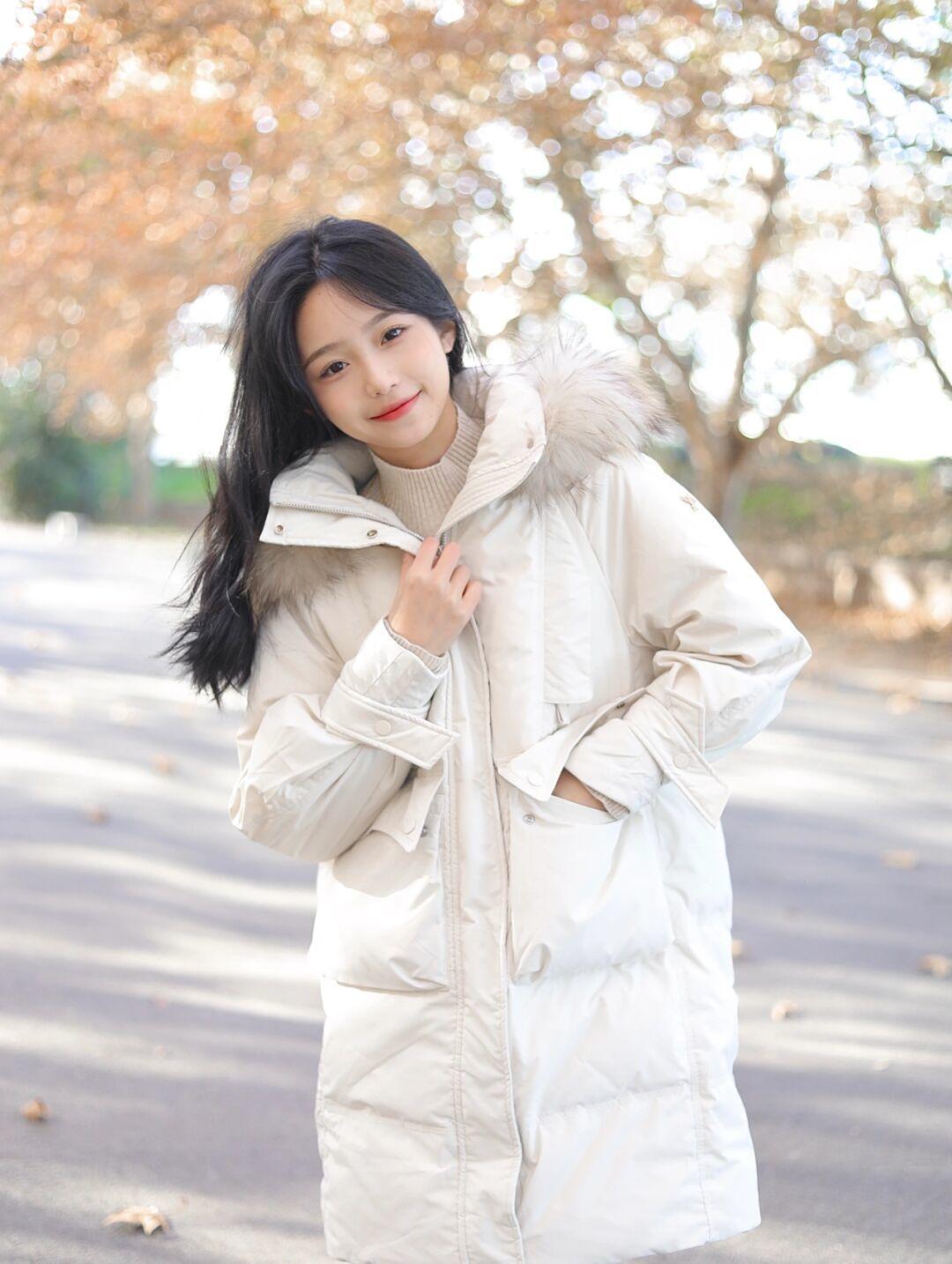 黄黑皮|看过这组羽绒服搭配,才知道冬季要保暖也要优雅,低调高级