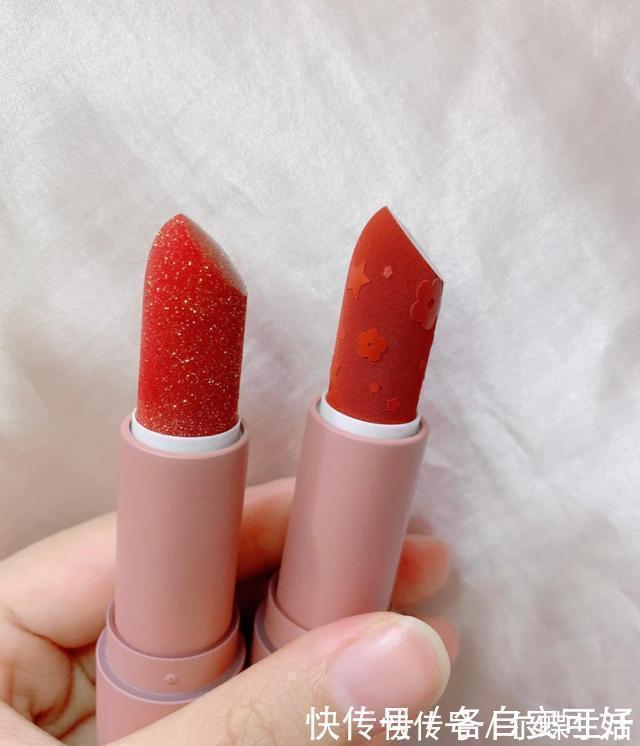 唇部|国货口红“真不行”完美日记被吐槽,花西子风评差,难怪用大牌