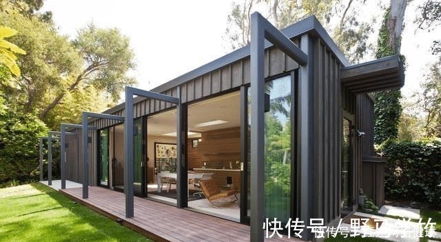 装配式建筑|谁还用水泥钢筋盖房，费钱！只要有块地，不用请工人就可以建别墅