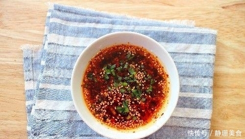 简单|好菜缺蘸料?教你调制万能蘸料,蘸啥啥香做法还简单