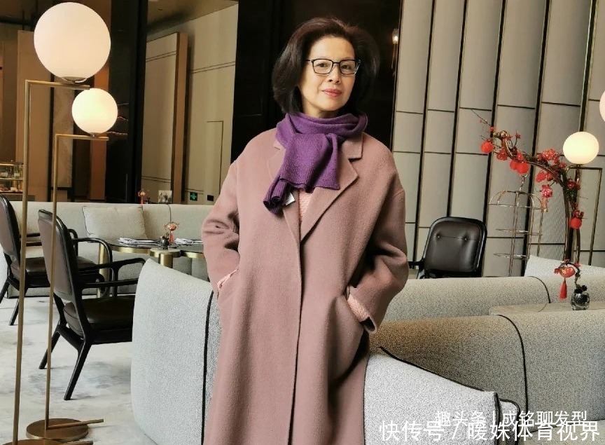 博主|老年人别总烫小卷发型,学学三位60岁时髦奶奶的减龄发型,超洋气