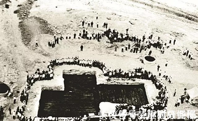 战国时期&曾国怎么消失的叶家山墓挖出180字的编钟,却揭开了千年谜团!