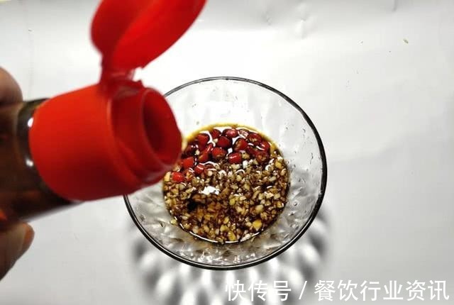 清脆|凉拌黄瓜的好吃做法,清脆爽口,下酒下饭最美味!