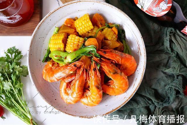 黑虎虾|46岁阿姨一人食午餐,焖一锅饭菜都有了,网友:家里没矿,吃不起