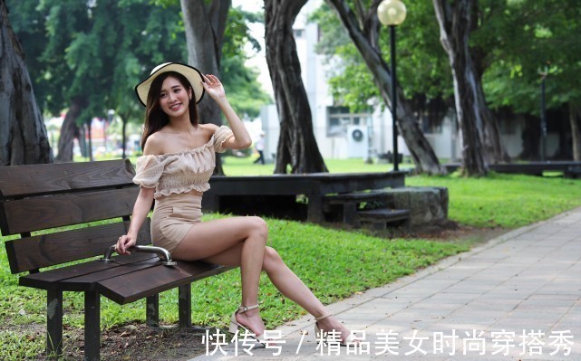 锁骨 女人的锁骨就像天使的翅膀,自然、玲珑,散发着迷人的气质