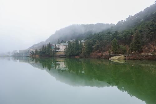 安徽名山中藏着一绝美高山湖，琉璃曾在此取景，如同仙境媲美天池