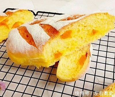 #带着零食去旅行!#波兰种——南瓜芝士包