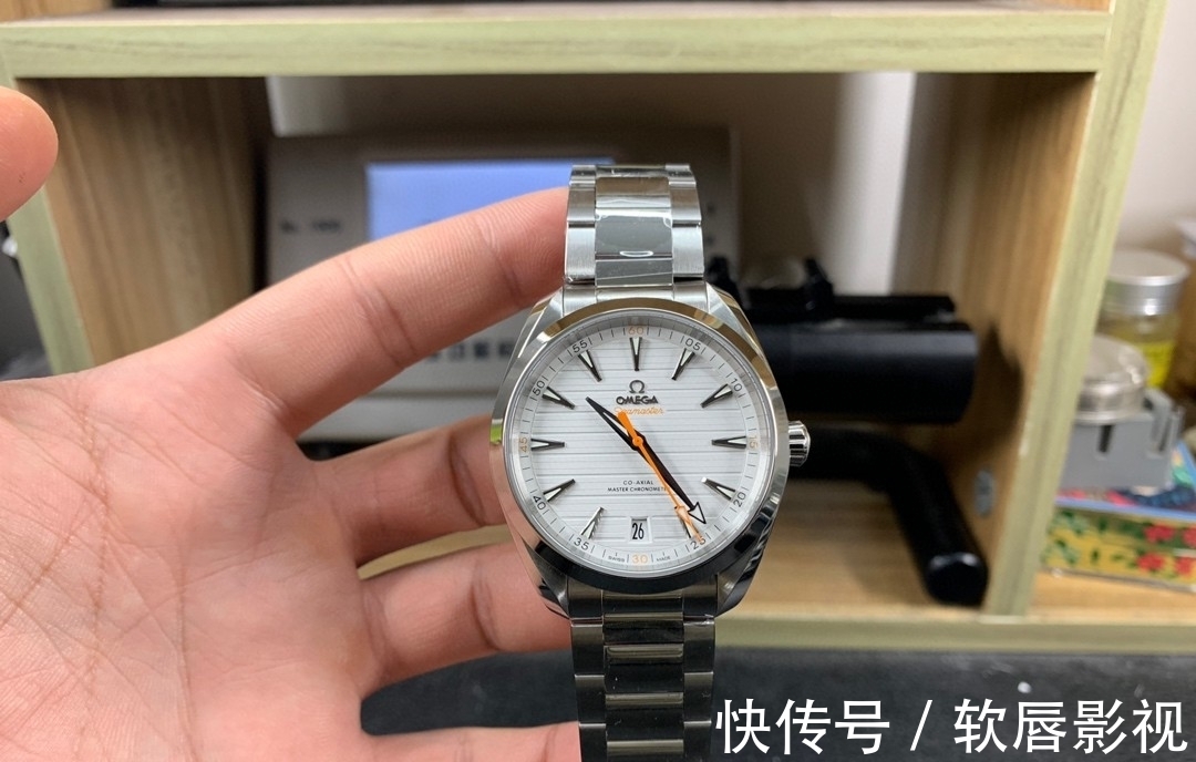 陈心|第一块欧米茄手表买什么？是你你会怎么选
