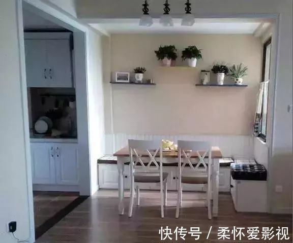 卫生间|老婆不顾家人的反对,卫生间就砌半堵墙,完工后全家都夸她聪明