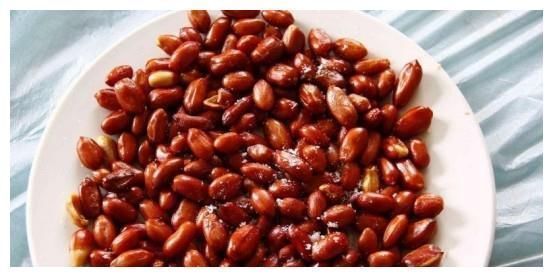 王大爷|52岁保安大叔脑梗离世,医生提醒:血脂高的人,3种素食要少吃