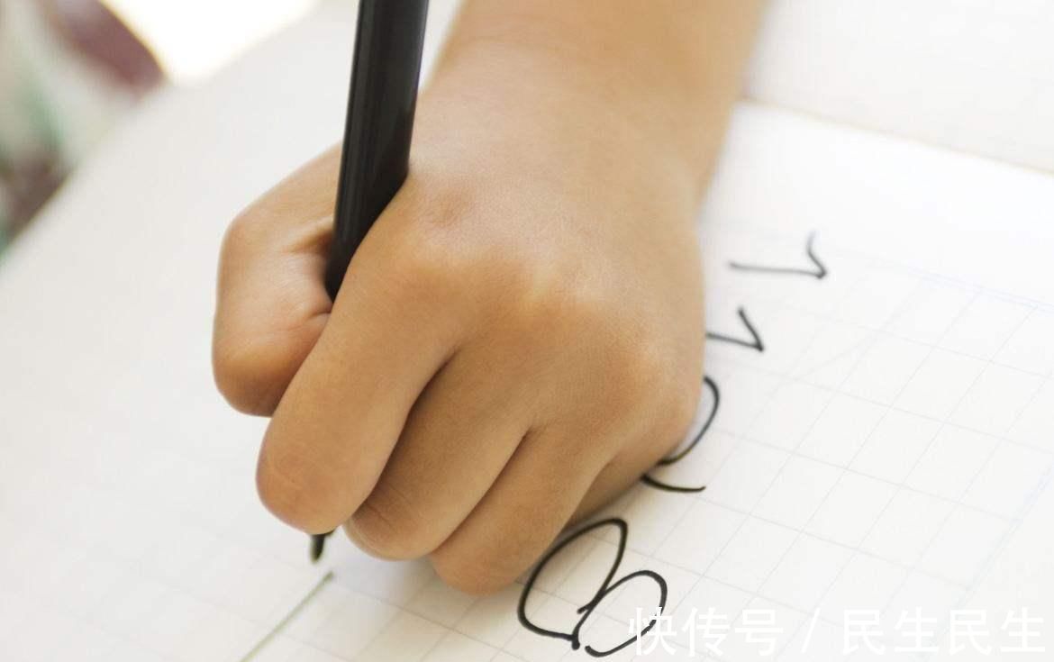 孩子|研究表明右脑发达的孩子更聪明，娃有这3种表现，父母偷着乐吧