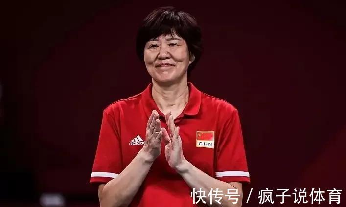 中国女排|中国女排主教练要换人吗?郎平依然具备可能,外教也不是没可能!