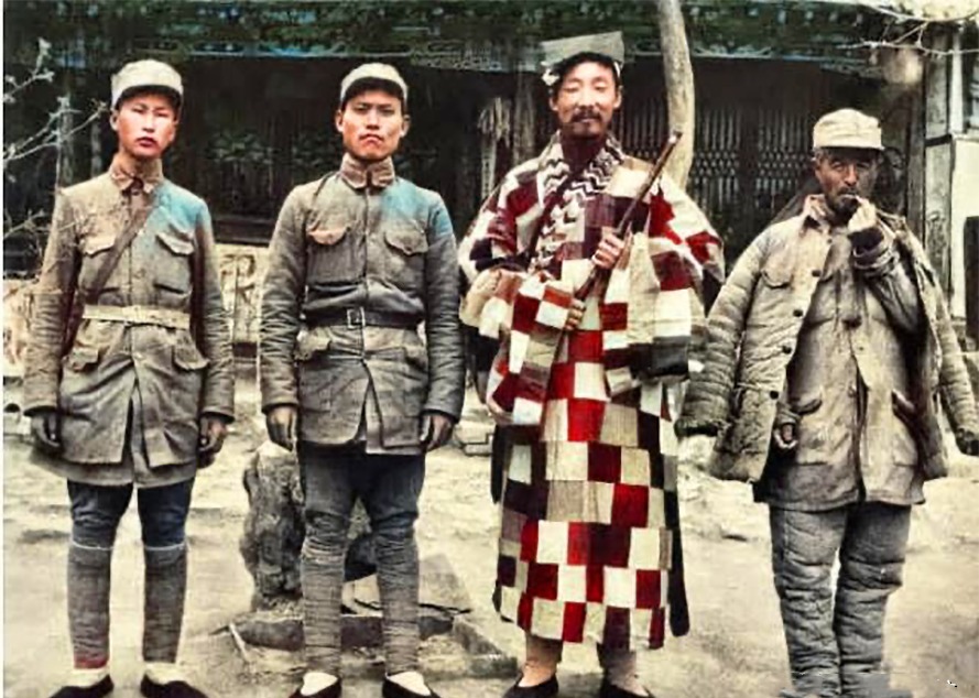 天安门|建国后被邀请上天安门的“大清王爷”,民国第一次阅兵现场,5张历史罕见照