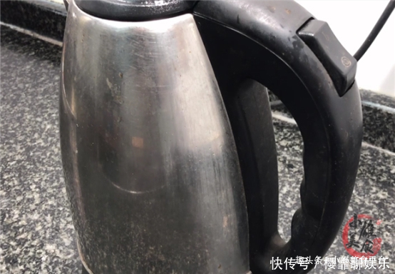 神奇|今天才知道,把两个鸡蛋扔进电水壶里,真的太神奇,不懂可惜了