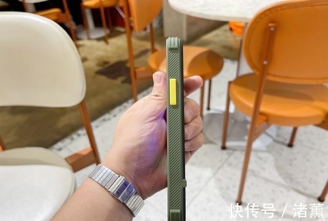 iPhone13抢到了？年年焕新的全家桶果粉，有哪些强烈推荐的配件？