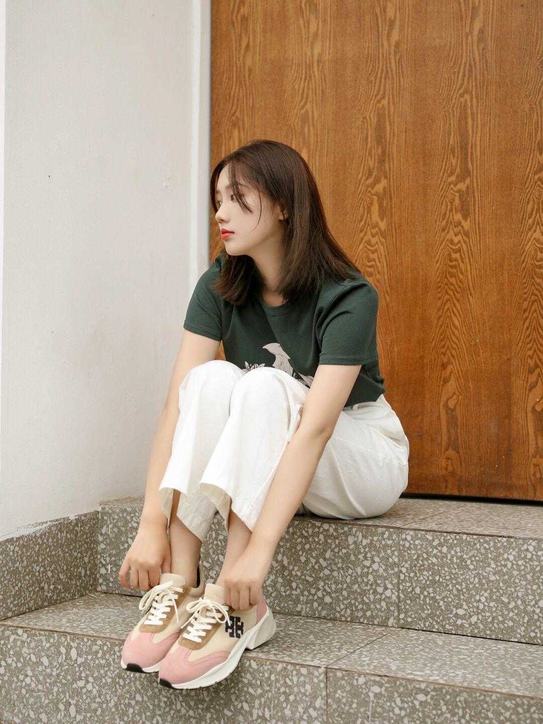 连衣裙|气质女人从不乱穿衣,波点连衣裙搭配西装知性干练,优雅温柔