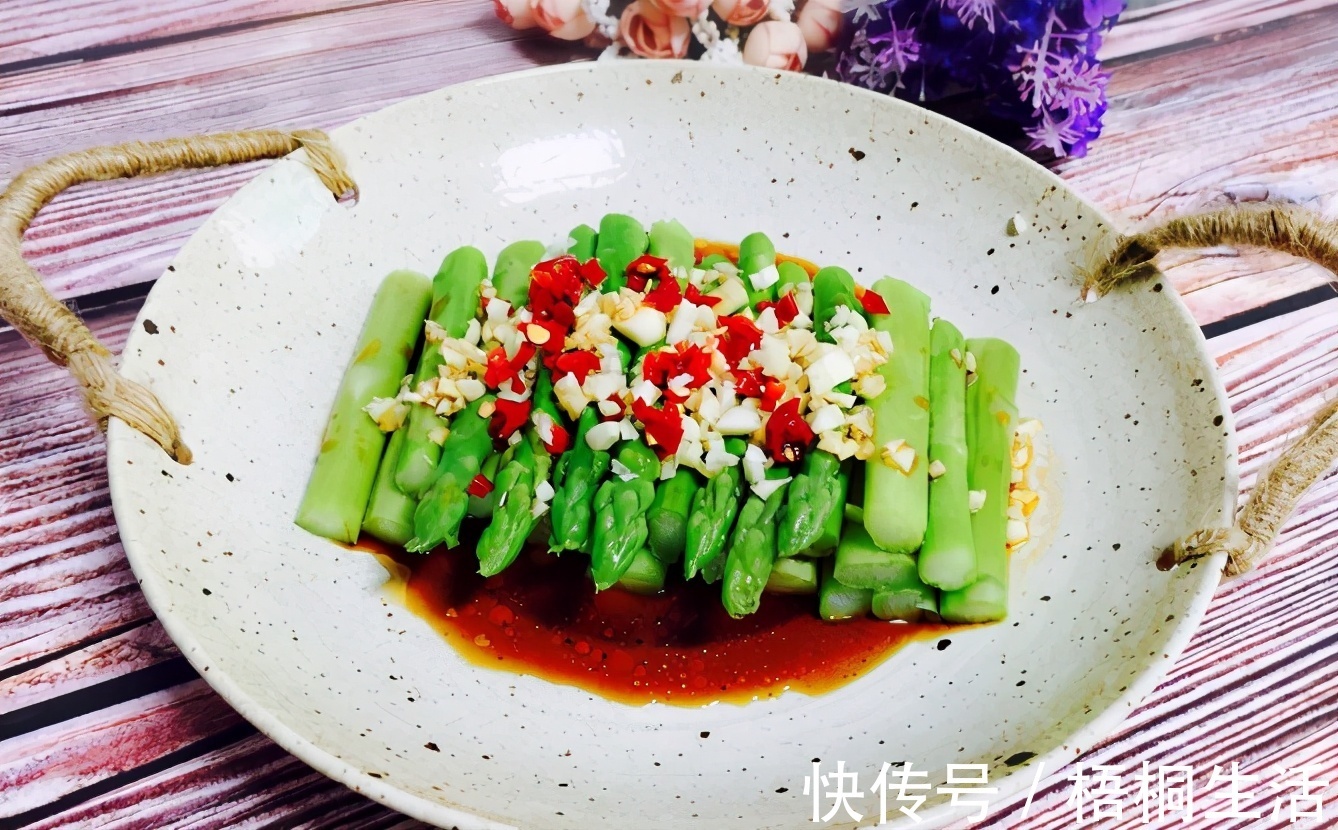 爽口|家庭版蒜蓉芦笋，清脆爽口，营养丰富又美味
