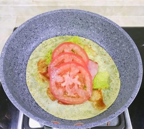 在家这样做卷饼，营养搭配很均衡，再也不去上街买了