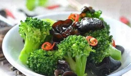 肌肤|每天晚上多吃好的食物,美容养颜、滋润肌肤,越吃越年轻