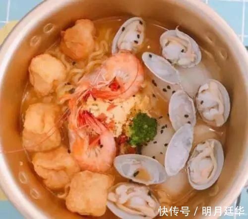 “汤最好喝”的3款泡面,康师傅落榜,网友我能把它吃“破产”