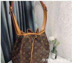 kelly 预算 三千的大牌包包!