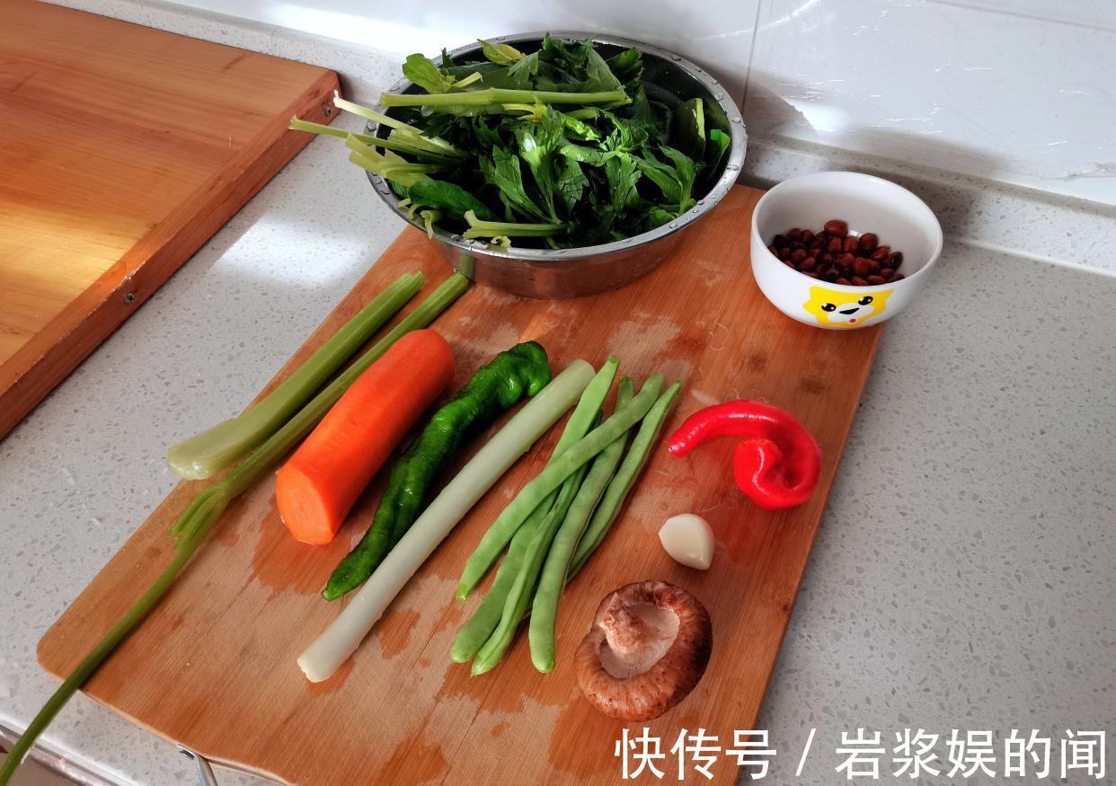 天热我家|天热我家这样吃面条，有肉有菜有面条，拌一拌越吃越香