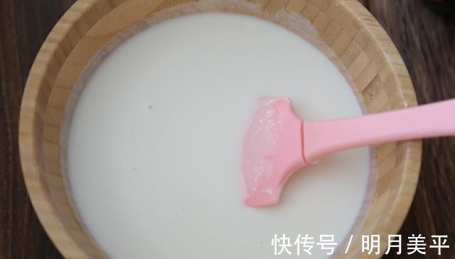 糯米粉这样做太好吃了，不揉面不发面，蒸一蒸就上桌，孩子爱吃