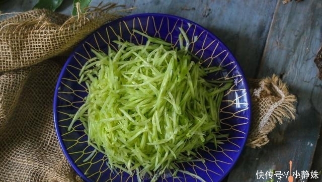 夏天多吃黄瓜,很多人都做错了,难怪颜值、口味差很多!