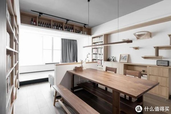 客厅|舍弃客厅,不买茶几!福建90后男主的家,因媲美图书馆而走红网络