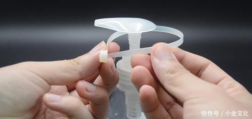 卫生间|卫生间放2根尼龙扎带，真是厉害了，一年能省不少钱，涨知识了