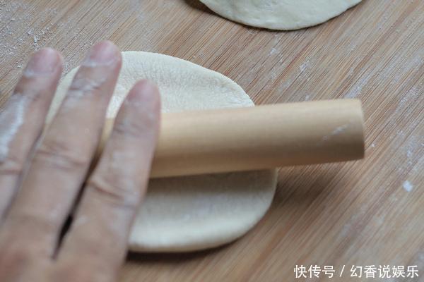 满嘴|好吃流油的鲜肉包子,入口即化,让你满嘴流油,一口气能吃五六个
