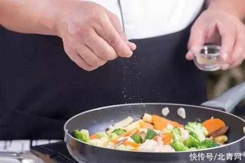 食物|健康晚餐的主食蔬菜比是多少？高热量食物是大忌