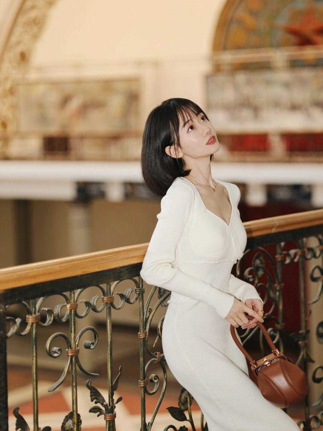 碎花裙|春天穿连衣裙就试试这些基础款,清新减龄又温柔,谁穿谁美