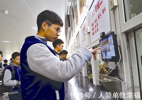 父母|14岁男孩身高已有183cm,儿科医生:4种食物是入秋“长高王”