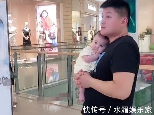 移动软卧|奶爸“小鸟依人”式抱娃火了, 最豪华的“移动软卧”了