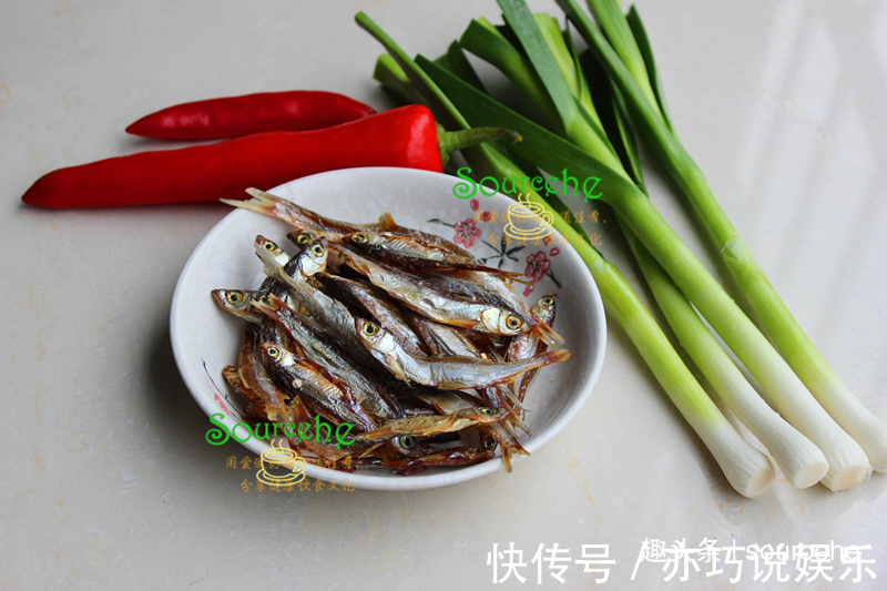 煮小鱼干增加一步,连骨头都酥香麻辣,无腥味特鲜香,超下饭