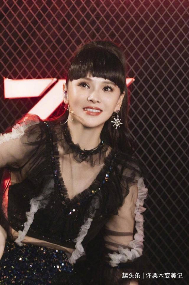 波波头 女人过了45岁,尽量别留这5种“发型”,显土还显老,有你吗