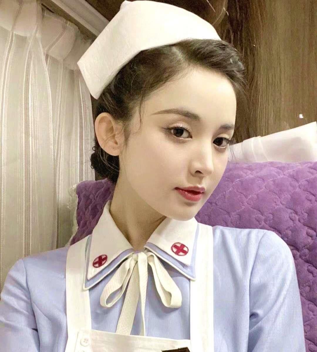 古力娜扎护士服亮相,美得触目惊心,粉丝:我想生病!