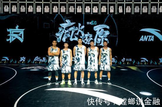 安踏|与年轻人的“要疯”五年，安踏如何保持新鲜感与吸引力？