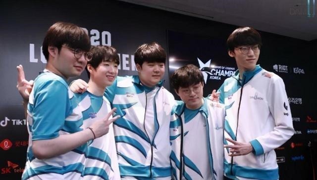 G2|解说记得G2如果赢了DWG的话,那么G2今年必夺冠!