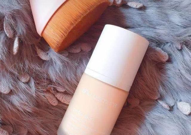 “贵妇粉底液”VS“平价粉底液”，贵真有贵的道理吗？