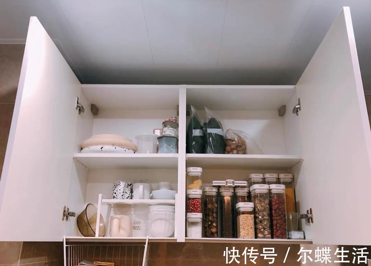 灶台|原来不懂,厨房瓶瓶罐罐堆灶台!其实早该这样弄,干干净净又高级