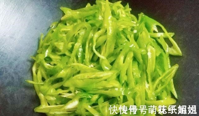 大厨|辣椒炒鸡蛋怎么做好吃第一步不是放油,按照3步走,堪比大厨!